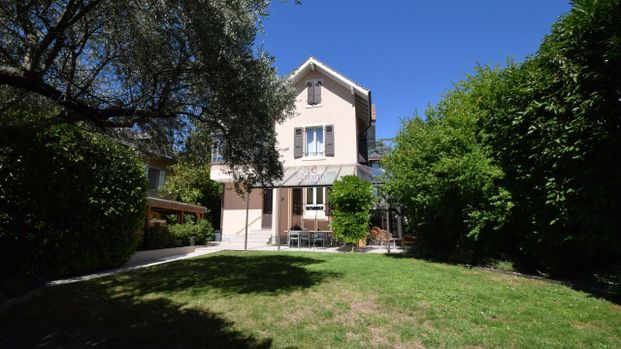 Magnificent detached villa a stone's throw from Eaux-Vives station - Photo 1