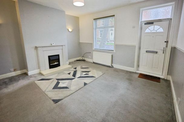 2 bedroom House To Let Total Size: 829 SQ FT - Photo 1