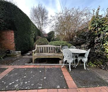 3 bedroom semi-detached house to rent - Photo 4