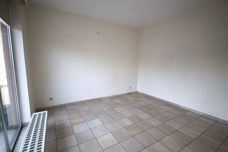 Ruim appartement met zicht op het Europaplein! - Photo 2