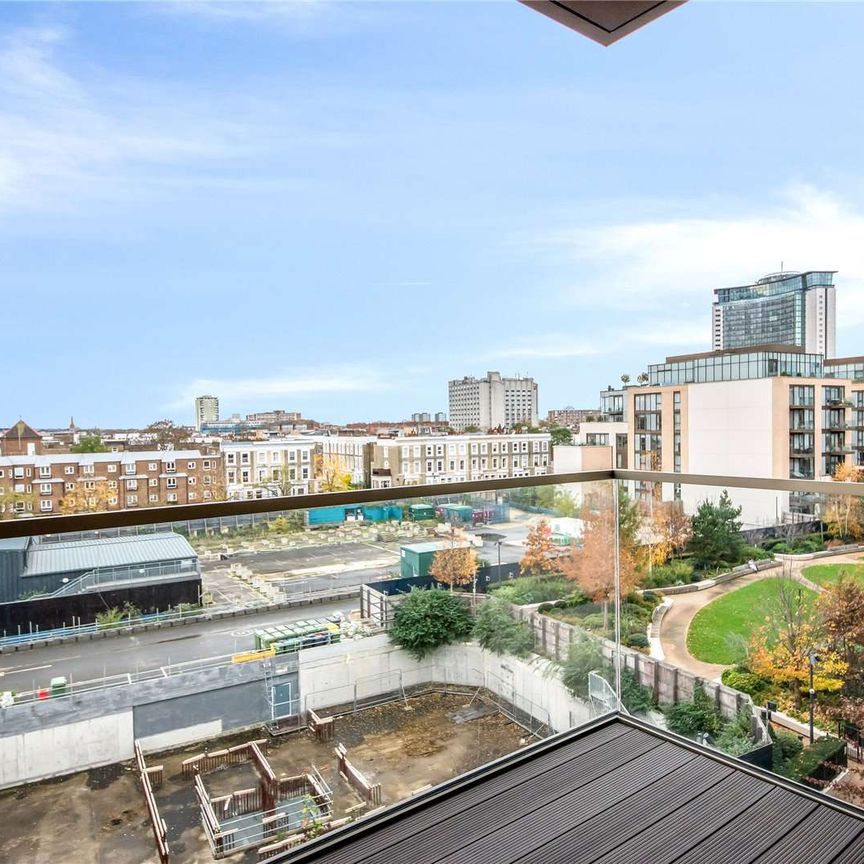 Spacious and light modern one bedroom apartment with balcony. - Photo 1