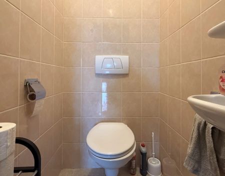 Appartement met twee slaapkamers, terras en autostaanplaats in het centrum van Beveren - Photo 5