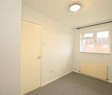 Longs Drive, Yate, Bristol, BS37 - Photo 3