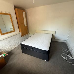 Room in a Shared House, Harborne Lane, B17 - Photo 2
