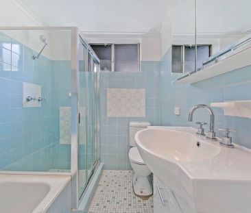 Light Filled & updated Unit - Photo 6