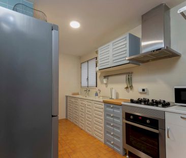 Bright single room on Serpis Street - Photo 6