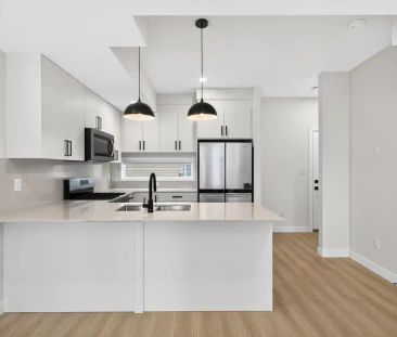 SF354 - 11306 123 Street - Inglewood 9 Plex — 3 Bed 2.5 Bath - Photo 3