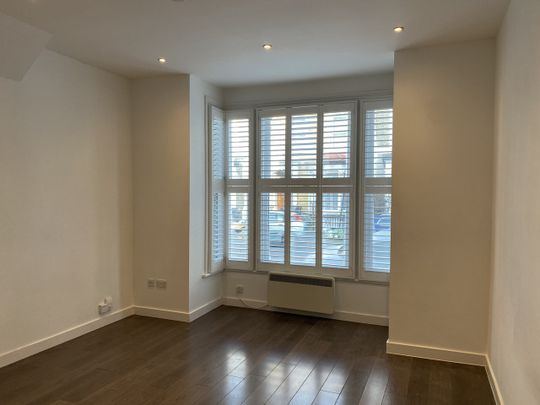 1 Bed Flat, Reighton Road, E5 - Photo 1