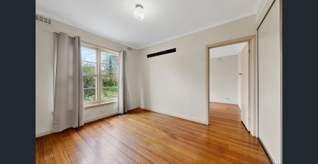 Ideally Located, Spacious Family Home - Photo 5