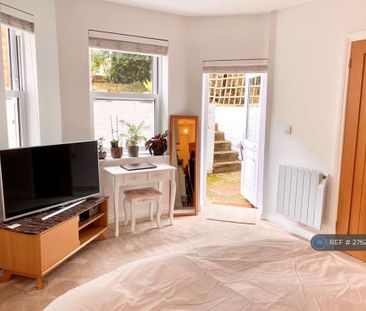 Studio to rent - Photo 3