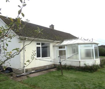 3 bed Bungalow - To Let - Photo 5