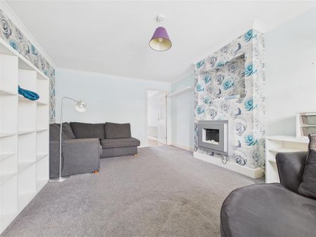 4 bedroom semi-detached house to rent - Photo 5