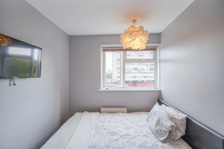 Wick Road – Room 4 - Photo 3