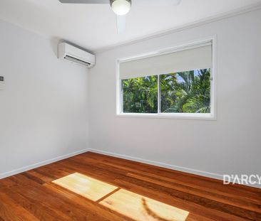 Family Oasis with Pool, Fresh Interiors and Multiple Living Areas - Photo 5