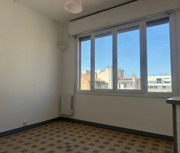 Location appartement Marseille 1er (13001) - Photo 3
