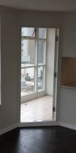 Bright 1-Bedroom + Den in Downtown Vancouver – Unbeatable Location - Photo 4