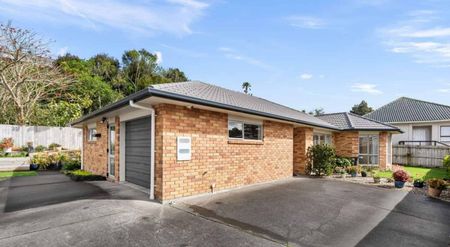 Modern comfort in a convenient Onerahi location - Photo 3