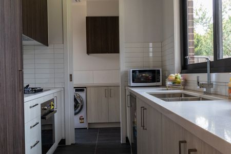 Glen Waverley - Photo 2