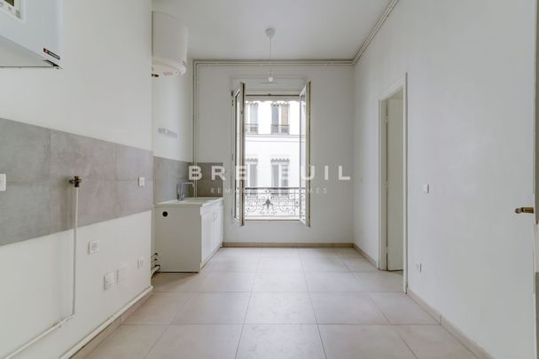 Appartement • Saint Philippe du Roule - Photo 1