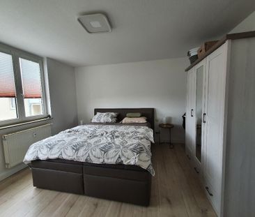 Gemütliche -helle 2 Zimmer Whg -Abstellraum * voll möbliert* Stellp... - Foto 1