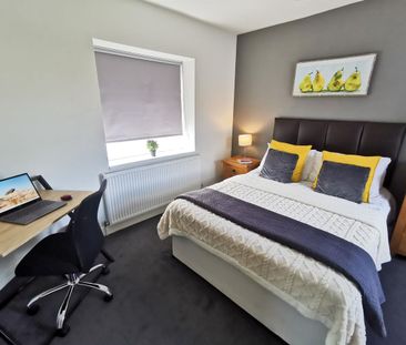 Room 5, Elphinstone Road, Stoke-on-Trent, ST4 - Photo 1