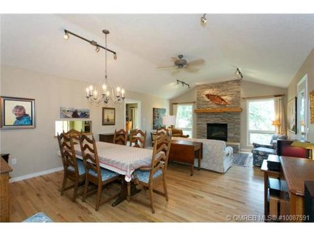 Private Lake Country House with Views - Photo 3