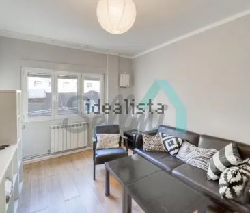 Alquiler de piso en Calle Bermúdez de Castro - Photo 1