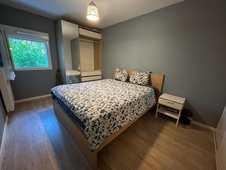 Location Appartement 3 pièces 75m² CARRIERES SOUS POISSY 78955 - Photo 3