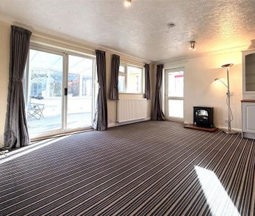 3 bedroom detached house to rent - Photo 3