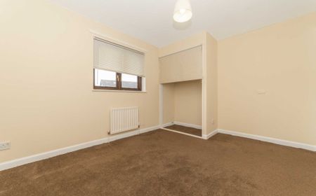 Price £895 pcm - Available 01/12/2025 - Unfurnished - Photo 3
