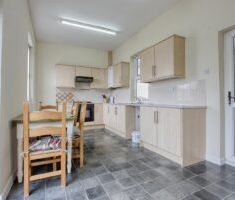 2 BEDROOM House - Semi-Detached - Photo 3