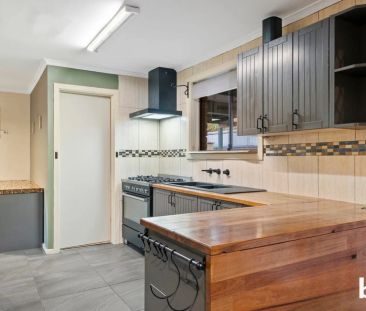 Comfortable Family Living in a Quiet Paralowie Court - Photo 5