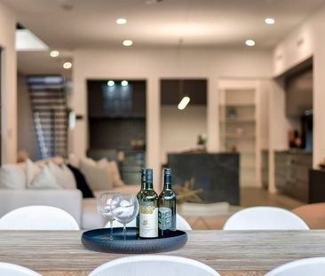 Luxury Living in Prime Location! - Photo 5