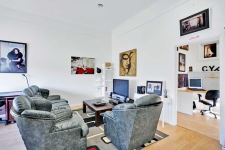 Furnished Studio - Photo 2