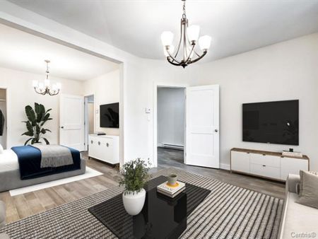Ville-Marie: Logement de 3 chambres (1200 pc) complètement rénové offert en location semi-meublée. - Photo 3