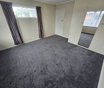 Spacious 4 bedroom+ Home in Prime Location - Photo 6