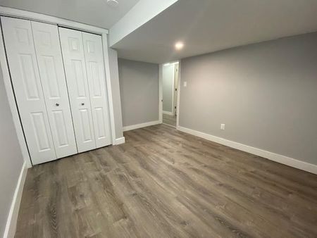 892 Victoria - Lower Unit - Renovated 2 Bedroom Basement Suite - Photo 5