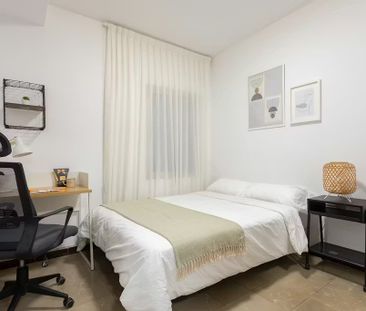 Carrer de Ca l'Alegre de Dalt, Barcelona, Catalonia 08024 - Photo 5