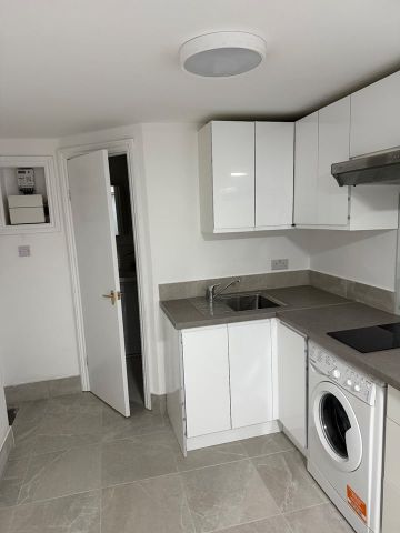 Studio Flat, Lindsey Close, CR4 - Photo 3