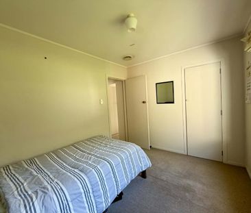 Homely Heaphy Living - Photo 6