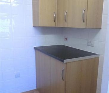 1 bedroom retirement property to rent - Photo 5