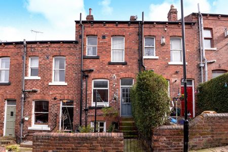 3 bedroom terraced house to rent - Photo 5