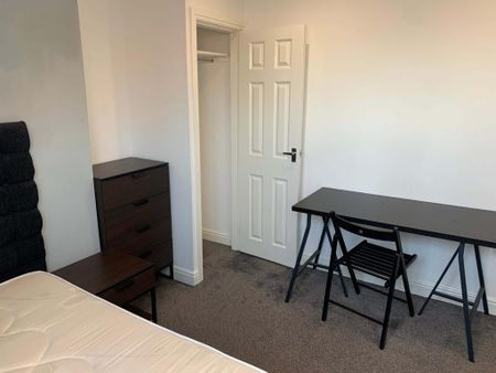 4 bedroom house to rent - Photo 3