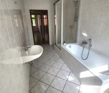 Lichtdurchflutete 2 Zi.+Wohnkü.+Parkplatz! Prakt. Lage! Parknähe! - Photo 5