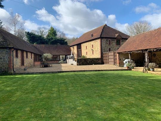 4 bedroom detached house to rent - Photo 1