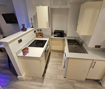 2 Bed Terraced House, Strathcona Road, L15 - Photo 4