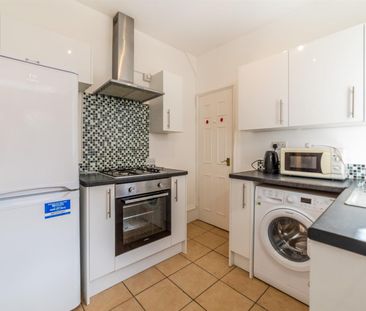 3 bed flat to rent in Sackville Road, Newcastle Upon Tyne, NE6 - Photo 5