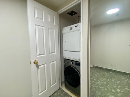 For Lease - 260 Doris Avenue Unit# 502, Toronto, Ontario - Photo 4