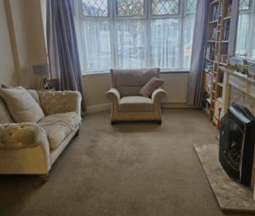 3 bedroom semi-detached house to rent - Photo 2