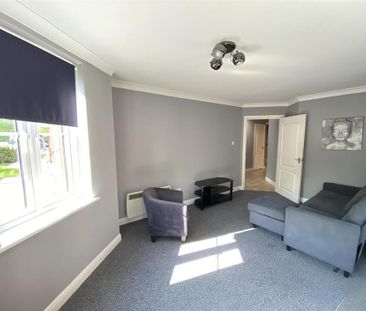 2 bedroom flat to rent - Photo 2